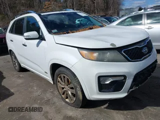 2011 Kia Sorento SX with VIN 5XYKWDA28BG149350, listed as a IAAI auction lot 41738960 with 190,218 mi miles. Bid and sale history available at carsss.com. Image 1.