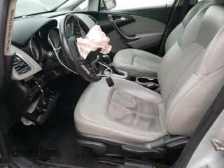 2012 Buick Verano z VIN 1G4PP5SK2C4219024, wystawiony jako Copart lot #61433755 z przebiegiem 133 247 mil mil oraz Szkoda całkowita • Salvage title. Historia ofert i sprzedaży dostępna na DreamBid. Obrazek 7.
