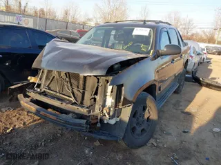 2010 Chevrolet Avalanche LT with VIN 3GNVKFE0XAG134529, listed as a IAAI auction lot 41780745 with 151,150 mi miles. Bid and sale history available at carsss.com. Image 2.