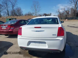 2017 Chrysler 300 Limited with VIN 2C3CCAAG1HH512125, listed as a IAAI auction lot 41677409 with 203,352 mi miles. Bid and sale history available at carsss.com. Image 16.