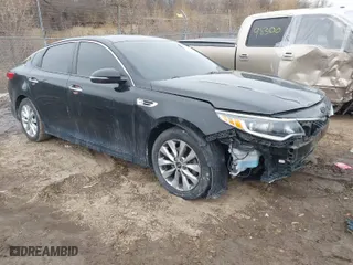 2018 Kia Optima LX with VIN 5XXGT4L39JG272663, listed as a IAAI auction lot 41701351 with 77,180 mi miles. Bid and sale history available at carsss.com. Image 1.