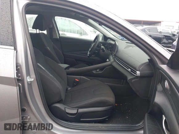 2025 Hyundai Elantra SEL Convenience with VIN KMHLS4DG7SU952152, listed as a IAAI auction lot 42188302 with 4,620 mi miles and . Bid and sale history available at DreamBid. Image 5.