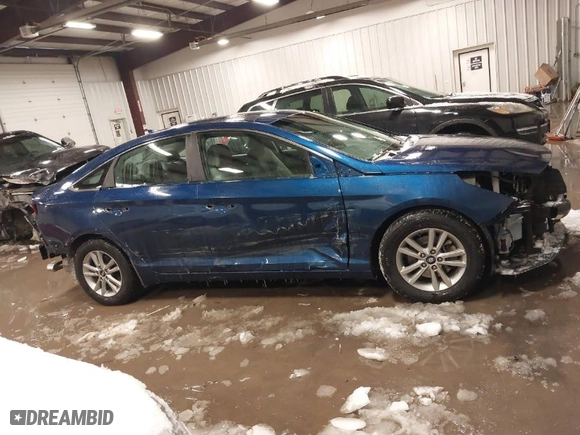 2017 Hyundai Sonata SE with VIN 5NPE24AF7HH528398, listed as a IAAI auction lot 41591124 with 104,587 mi miles. Bid and sale history available at carsss.com. Image 14.