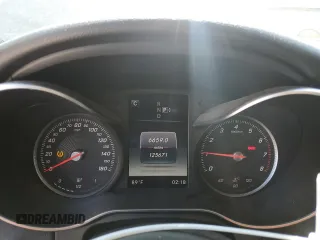 2015 Mercedes-Benz C 300 z VIN 55SWF4JB8FU050489, wystawiony jako Copart lot #52278415 z przebiegiem 125 671 mil mil oraz Szkoda całkowita • Salvage title. Historia ofert i sprzedaży dostępna na DreamBid. Obrazek 9.