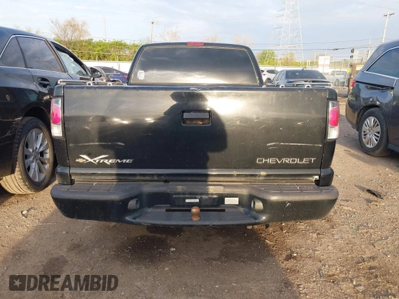 2002 Chevrolet S-10 LS with VIN 1GCCS19W028104982, listed as a IAAI auction lot 42017925 with 114,564 mi miles. Bid and sale history available at carsss.com. Image 16.