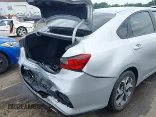 2021 Kia Forte LXS with VIN 3KPF24ADXME269696, listed as a IAAI auction lot 42498767 with 90,070 mi miles and . Bid and sale history available at DreamBid. Image 17.