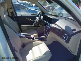2015 Mercedes-Benz GLK-Class GLK 350 with VIN WDCGG5HB6FG338932, listed as a IAAI auction lot 42027674 with 107,182 mi miles. Bid and sale history available at carsss.com. Image 5.