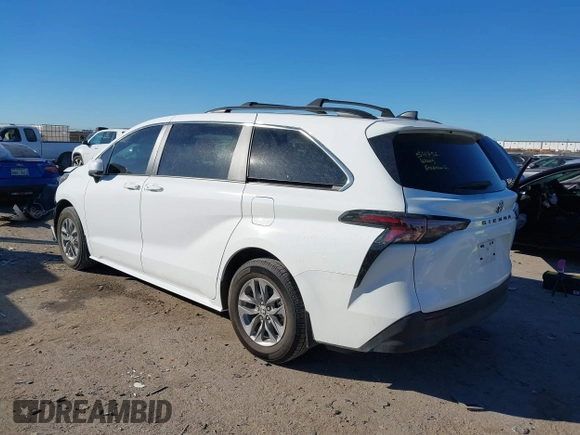 2024 Toyota Sienna LE with VIN 5TDBRKEC0RS217006, listed as a IAAI auction lot 41389239 with 23,983 mi miles. Bid and sale history available at carsss.com. Image 3.