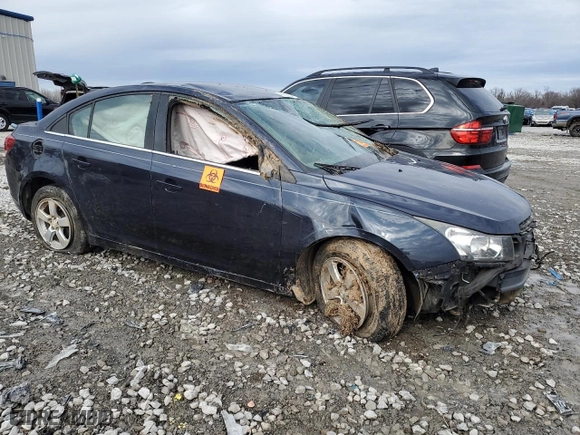 2015 Chevrolet Cruze LT with VIN 1G1PC5SB1F7258358, listed as a Copart auction lot 45280075 with 256,586 mi miles and Salvage Title. Bid and sale history available at carsss.com. Image 4.