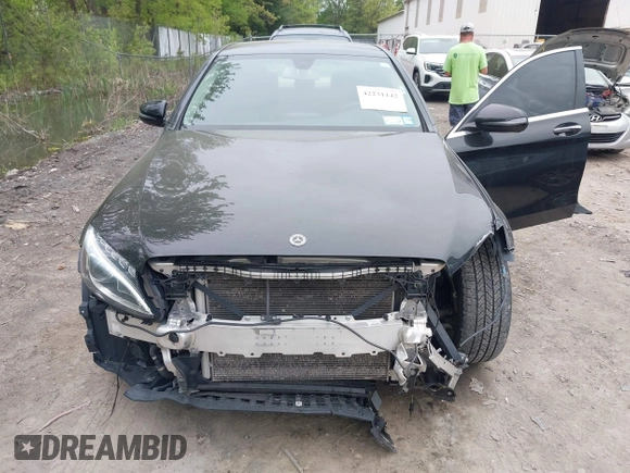 2018 Mercedes-Benz C 300 с VIN WDDWF4KB8JR409459, выставлен на аукционе IAAI как лот 42231142 с пробегом 81 035 миль миль и . История ставок и продаж доступна на DreamBid. Изображение 6.