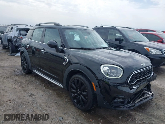 2017 MINI Countryman Cooper S with VIN WMZYT3C34H3D98585, listed as a IAAI auction lot 41752740 with 58,381 mi miles. Bid and sale history available at carsss.com. Image 1.