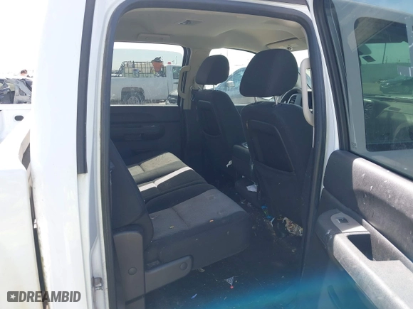 2007 Chevrolet Silverado 1500 LT w/1LT with VIN 2GCEC13C471716312, listed as a IAAI auction lot 41792270 with 84,649 mi miles. Bid and sale history available at carsss.com. Image 8.