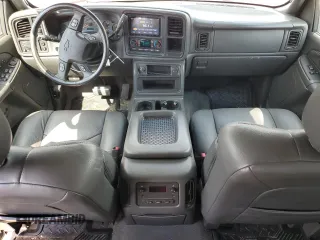 2004 Chevrolet Avalanche Z71 with VIN 3GNEK12T14G303794, listed as a Copart auction lot 74266364 with 152,710 mi miles and Salvage Title. Bid and sale history available at carsss.com. Image 8.