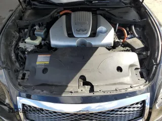 2015 Infiniti Q70 with VIN JN1EY1AP9FM510013, listed as a Copart auction lot 45341105 with 92,255 mi miles and Salvage title. Bid and sale history available at DreamBid. Image 12.