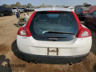 2008 Volvo C30 Version 1.0 z VIN YV1MK672182050129, wystawiony jako Copart lot #70758334 z przebiegiem 86 786 mil mil oraz Szkody całkowita. Historia ofert i sprzedaży dostępna na DreamBid. Obrazek 6.