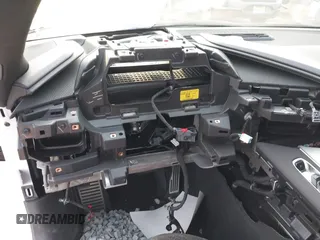 2021 Chevrolet Corvette 1LT z VIN 1G1YA3D48M5103960, wystawiony jako IAAI lot #41768406 z przebiegiem Nie podano mil oraz . Historia ofert i sprzedaży dostępna na DreamBid. Obrazek 7.