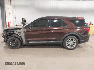 2020 Ford Explorer XLT with VIN 1FMSK8DHXLGA27909, listed as a IAAI auction lot 40822423 with 90,458 mi miles. Bid and sale history available at carsss.com. Image 14.