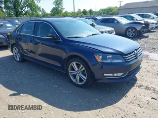 2013 Volkswagen Passat SE z VIN 1VWBN7A39DC022849, wystawiony jako IAAI lot #42223863 z przebiegiem 142 022 mil mil oraz . Historia ofert i sprzedaży dostępna na DreamBid. Obrazek 1.