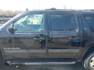 2013 Chevrolet Suburban LT с VIN 1GNSKJE72DR356781, выставлен на аукционе IAAI как лот 41908071 с пробегом 258 688 миль миль и . История ставок и продаж доступна на DreamBid. Изображение 14.