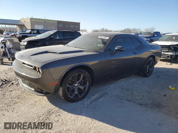 2017 Dodge Challenger SXT z VIN 2C3CDZAG0HH639976, wystawiony jako Copart lot #83611054 z przebiegiem 67 338 mil mil oraz Szkoda całkowita • Salvage title. Historia ofert i sprzedaży dostępna na DreamBid. Obrazek 1.