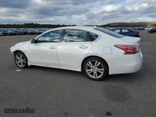 2013 Nissan Altima 3.5 SL with VIN 1N4BL3AP3DN497718, listed as a Copart auction lot 82883334 with 193,397 mi miles and Non Repairable. Bid and sale history available at carsss.com. Image 2.