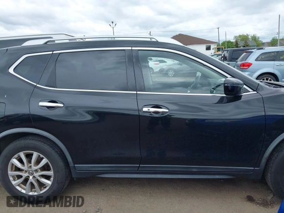 2020 Nissan Rogue SV z VIN KNMAT2MT0LP514535, wystawiony jako IAAI lot #42259711 z przebiegiem 63 339 mil mil oraz . Historia ofert i sprzedaży dostępna na DreamBid. Obrazek 13.