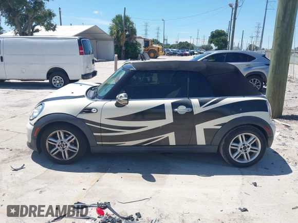 2015 MINI Convertible with VIN WMWZN3C53FT861968, listed as a IAAI auction lot 42717485 with 79,840 mi miles and . Bid and sale history available at DreamBid. Image 14.