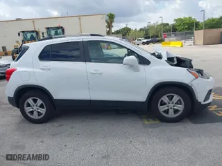 2020 Chevrolet Trax LT with VIN KL7CJLSB8LB315922, listed as a IAAI auction lot 41731041 with 65,034 mi miles. Bid and sale history available at carsss.com. Image 14.