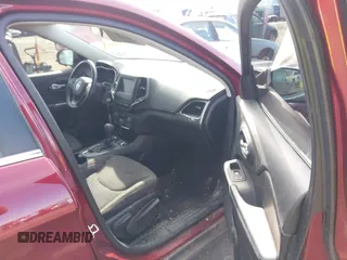 2019 Jeep Cherokee Latitude with VIN 1C4PJMCB2KD473832, listed as a IAAI auction lot 41555931 with 104,990 mi miles and . Bid and sale history available at DreamBid. Image 5.