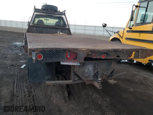 2005 Ford F-450 with VIN 1FDXF46P65ED12547, listed as a Copart auction lot 43158715 with 230,920 mi miles and Salvage title. Bid and sale history available at DreamBid. Image 6.