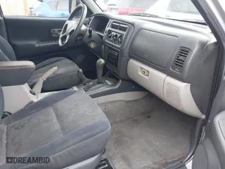 2004 Mitsubishi Montero Sport LS with VIN JA4MT21R24J003641, listed as a IAAI auction lot 41809144 with 223,449 mi miles. Bid and sale history available at carsss.com. Image 5.