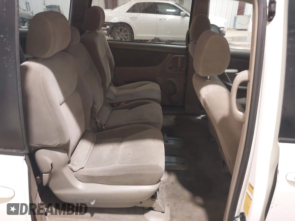 2007 Toyota Sienna CE with VIN 5TDZK23C17S066633, listed as a IAAI auction lot 42063853 with 274,548 mi miles. Bid and sale history available at carsss.com. Image 8.