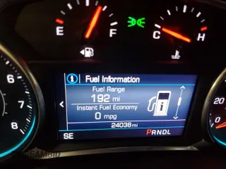 2022 Chevrolet Equinox LT z VIN 2GNAXJEV7N6120877, wystawiony jako IAAI lot #42246417 z przebiegiem 24 038 mil mil oraz . Historia ofert i sprzedaży dostępna na DreamBid. Obrazek 1.