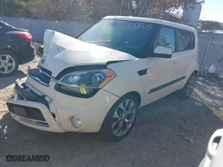 2012 Kia Soul + with VIN KNDJT2A62C7393781, listed as a IAAI auction lot 41818028 with 140,911 mi miles. Bid and sale history available at carsss.com. Image 17.