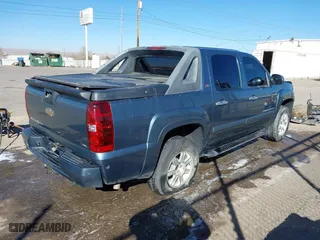 2008 Chevrolet Avalanche LS with VIN 3GNFK12308G226636, listed as a IAAI auction lot 41392242 with 276,774 mi miles. Bid and sale history available at carsss.com. Image 4.