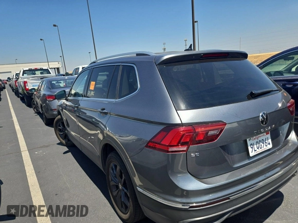 2024 Volkswagen Tiguan SE with VIN 3VV3B7AX1RM108036, listed as a IAAI auction lot 42796415 with 37,805 mi miles and . Bid and sale history available at DreamBid. Image 57.
