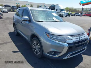 2019 Mitsubishi Outlander SE z VIN JA4AD3A37KZ055136, wystawiony jako IAAI lot #42082369 z przebiegiem 104 164 mil mil oraz . Historia ofert i sprzedaży dostępna na DreamBid. Obrazek 1.
