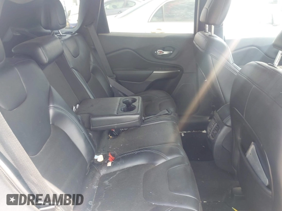 2020 Jeep Cherokee Latitude Plus z VIN 1C4PJMLBXLD568074, wystawiony jako IAAI lot #42164034 z przebiegiem 75 448 mil mil oraz . Historia ofert i sprzedaży dostępna na DreamBid. Obrazek 8.