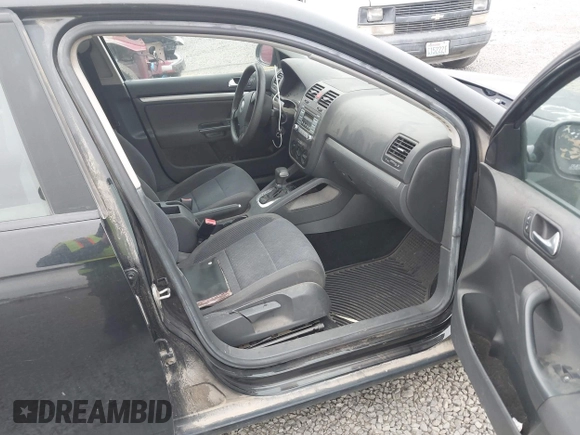 2008 Volkswagen Jetta S with VIN 3VWJZ71K48M013469, listed as a IAAI auction lot 42569518 with 111,860 mi miles and . Bid and sale history available at DreamBid. Image 5.