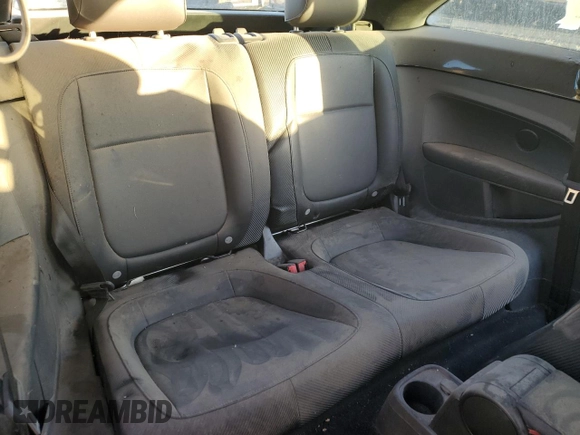 2013 Volkswagen Beetle with VIN 3VWHX7AT0DM681633, listed as a Copart auction lot 43077395 with 37,369 mi miles and Salvage title. Bid and sale history available at DreamBid. Image 10.