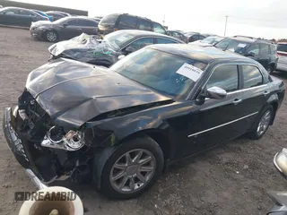 2008 Chrysler 300 C Hemi with VIN 2C3LA63H88H118209, listed as a IAAI auction lot 40918039 with 171,620 mi miles and . Bid and sale history available at carsss.com. Image 2.