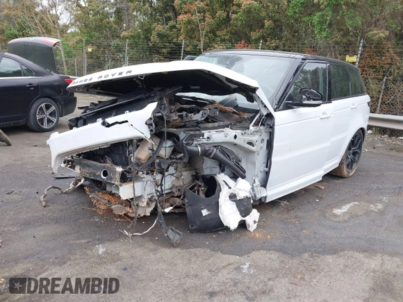 2022 Land Rover Range Rover Sport SVR z VIN SALWZ2RE8NA799627, wystawiony jako IAAI lot #41951653 z przebiegiem 29 265 mil mil oraz . Historia ofert i sprzedaży dostępna na DreamBid. Obrazek 19.