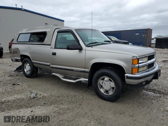 1998 Chevrolet Silverado 1500 with VIN 1GCEK14R6WE171264, listed as a Copart auction lot 53724175 with 152,830 mi miles and Non Repairable. Bid and sale history available at DreamBid. Image 4.