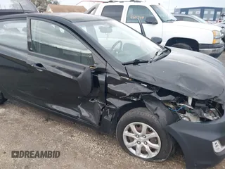 2013 Hyundai Accent GS z VIN KMHCT5AE7DU096831, wystawiony jako IAAI lot #41656690 z przebiegiem 91 442 mil mil oraz . Historia ofert i sprzedaży dostępna na DreamBid. Obrazek 6.