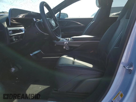 2024 Cadillac LYRIQ Sport z VIN 1GYKPTRL9RZ122152, wystawiony jako Copart lot #44753205 z przebiegiem 8844 mil mil oraz Szkody całkowita. Historia ofert i sprzedaży dostępna na DreamBid. Obrazek 7.