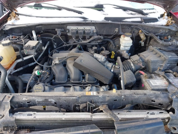 2005 Ford Escape XLT with VIN 1FMYU931X5KD99667, listed as a IAAI auction lot 41591057 with 69,595 mi miles. Bid and sale history available at carsss.com. Image 10.