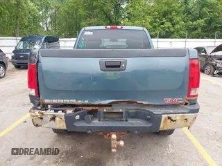2009 GMC Sierra 2500HD SLE z VIN 1GTHK59K39E106487, wystawiony jako IAAI lot #42367240 z przebiegiem 215 276 mil mil oraz . Historia ofert i sprzedaży dostępna na DreamBid. Obrazek 16.