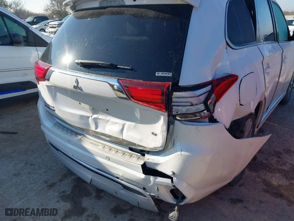 2020 Mitsubishi Outlander PHEV SEL with VIN JA4J24A57LZ010227, listed as a IAAI auction lot 41652308 with 47,929 mi miles. Bid and sale history available at carsss.com. Image 6.