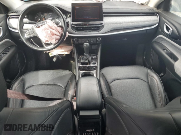 2022 Jeep Compass Latitude Lux z VIN 3C4NJDFB8NT118522, wystawiony jako Copart lot #56775175 z przebiegiem 47 220 mil mil oraz Szkoda całkowita • Salvage title. Historia ofert i sprzedaży dostępna na DreamBid. Obrazek 8.