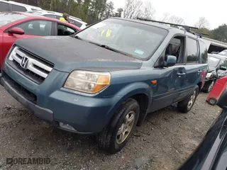 2008 Honda Pilot EX-L with VIN 5FNYF285X8B007693, listed as a IAAI auction lot 41802234 with 187,338 mi miles. Bid and sale history available at carsss.com. Image 2.